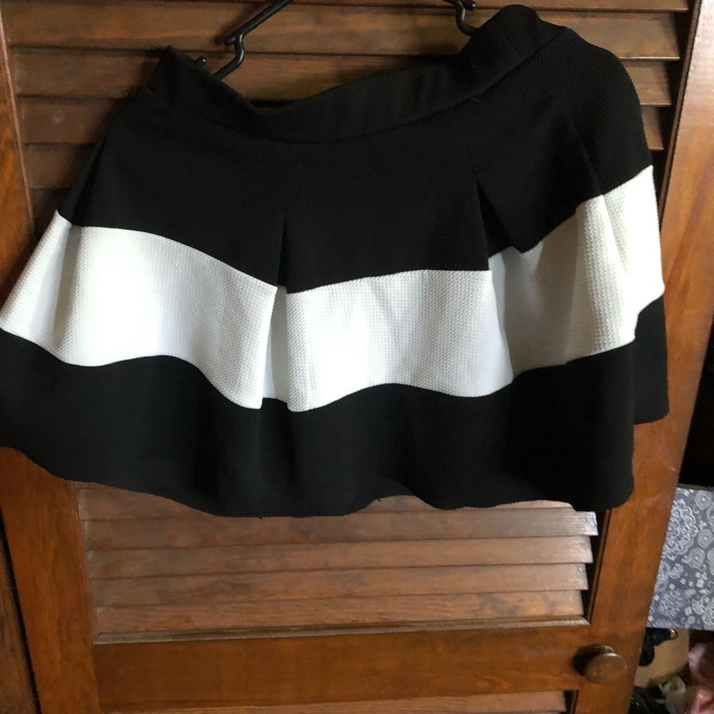 Skater mini skirt